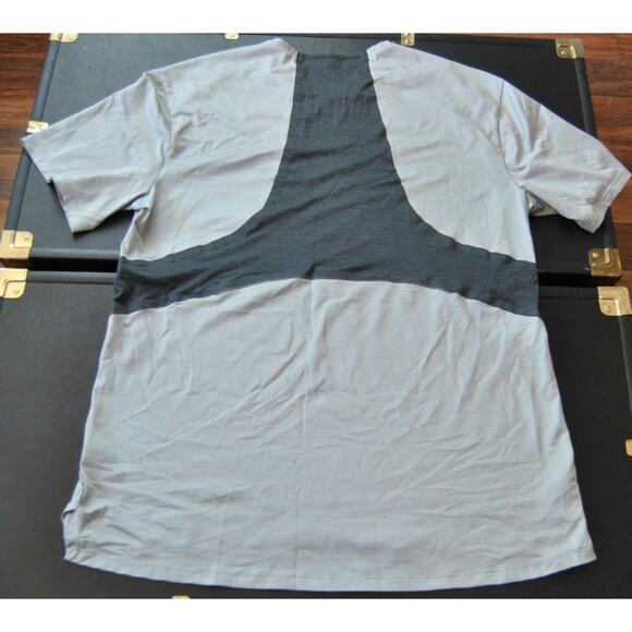 Lululemon Two Toned Gray Short Sleeve Shirt - Picture 7 of 11